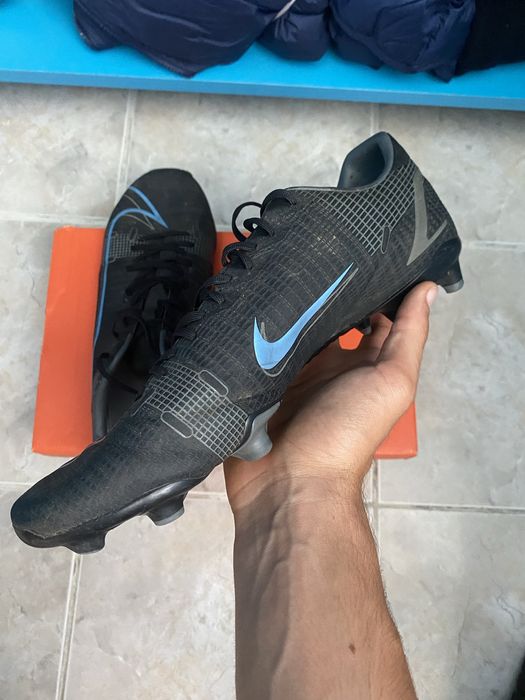 Ghete de Fotbal Nike Mercurial