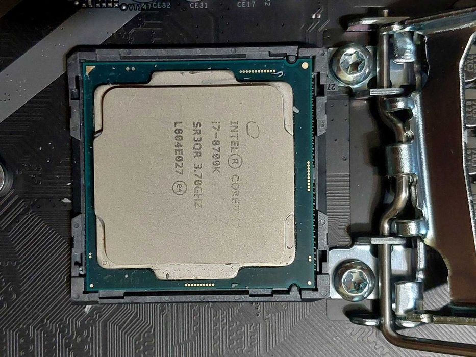 Intel Core i7 8700K + AsRock Z370 Extreme4