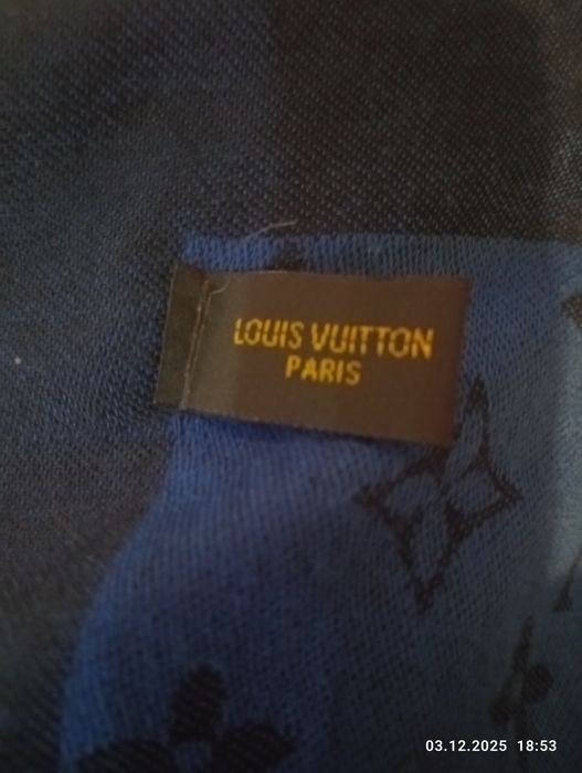 Шал на Louis Vuitton