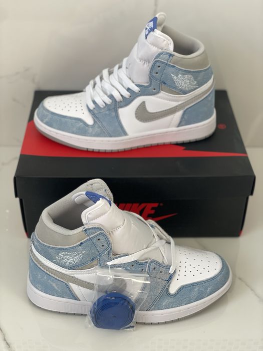 Air Jordan 1 Retro High Hyper Royal Smoke Grey Blue