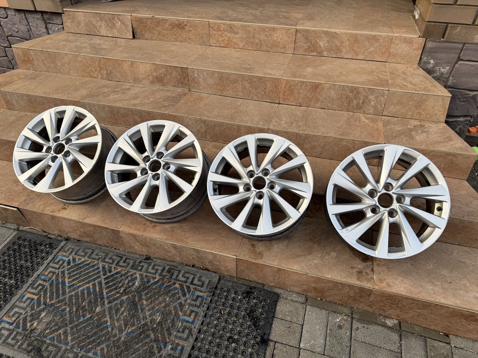 Диски R17 дюйм комплект оригинал Тойота