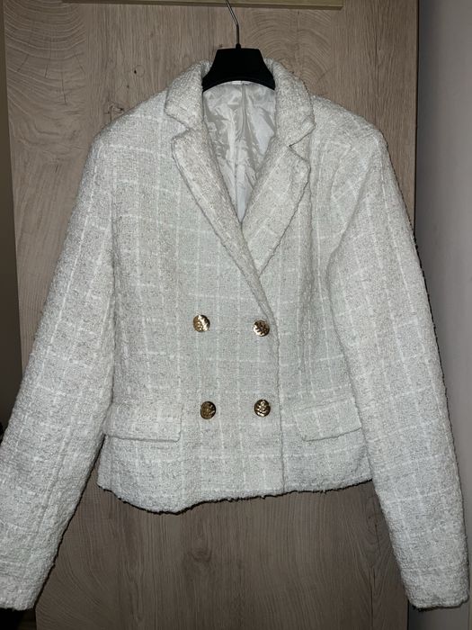 Елегантно бяло сако