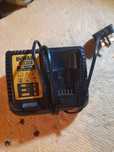 Devalt incarcato dcb115 nou