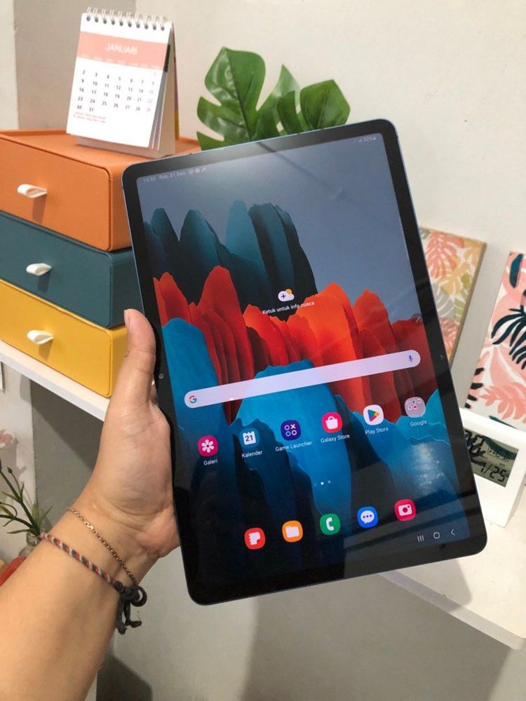 Samsung Galaxy Tab S7 WiFi + Стилус S-Pen (Планшет)