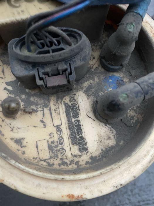 Pompa benzina motorina golf 5 seat skoda jetta 1K0 919 051 M 050 D