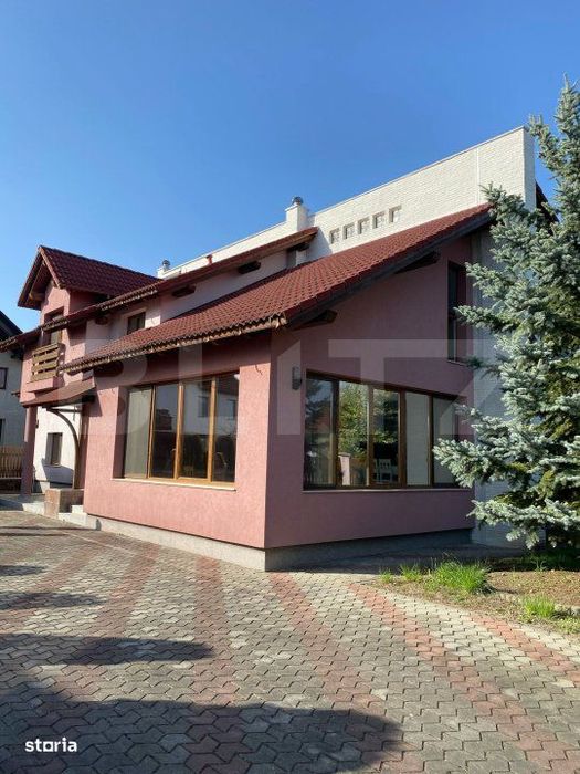 Casa de vanzare, cu 5 camere, 220 mp, zona Unirea