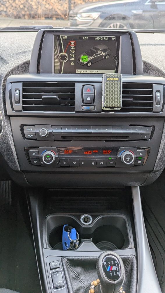 BMW SERIA 1 ///2012