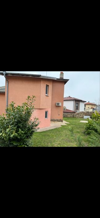 Обзаведена двуетажна къща в с.Рогачево