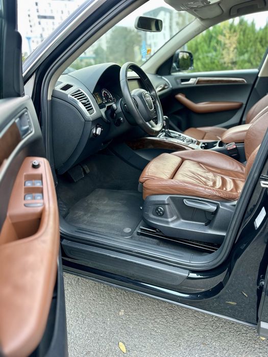 Audi Q5 Qattro 2.0 tdi automat an fab 2011 pretul este Negociabil