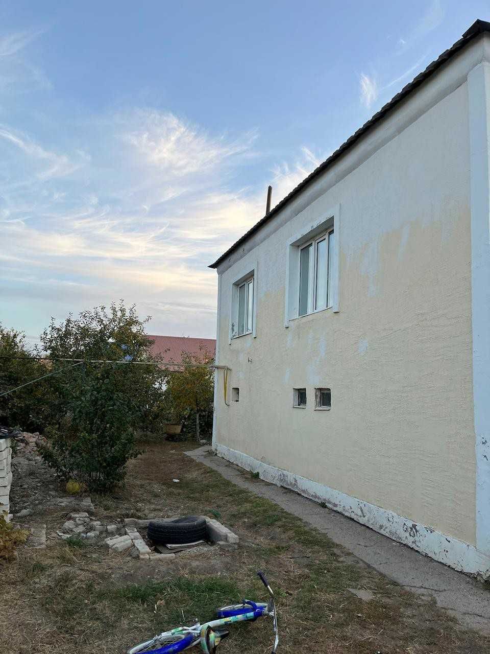 В Зачаганске продается два дома на одном участке