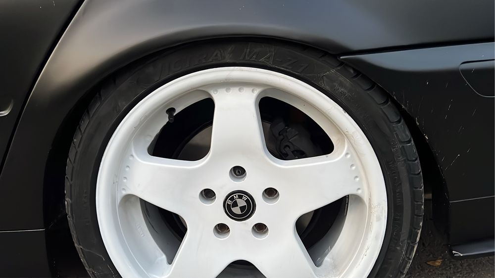 Vand jante de bmw r18 fara anvelope nu sunt sparte sau sudate