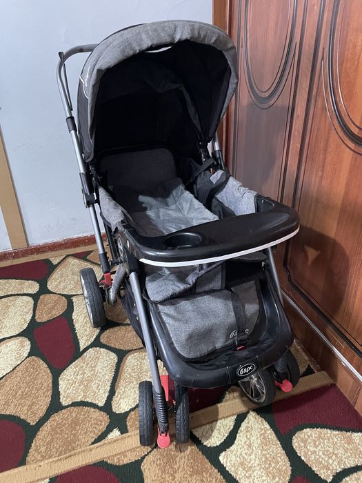 Продаеться коляска и качалка