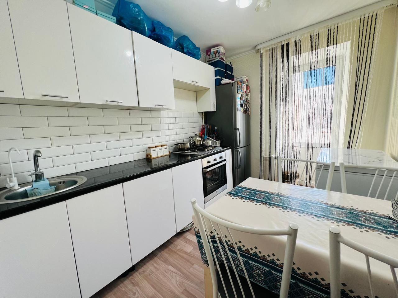 Продам 3-х комнатную квартиру в районе саяхата