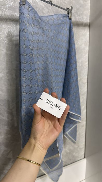 Голубой платок CELINE из жаржет-шифона — новый