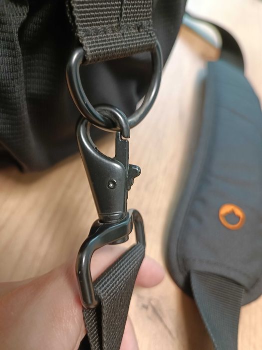Чанта за фотоапарат Lowepro Nova 180 AW