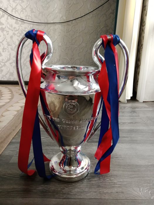 Продам кубок лиги чемпионов