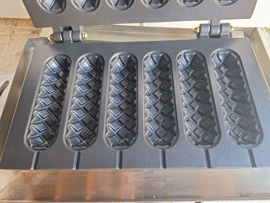 Хот дог  гофретник на клечка професионална машина- Нова