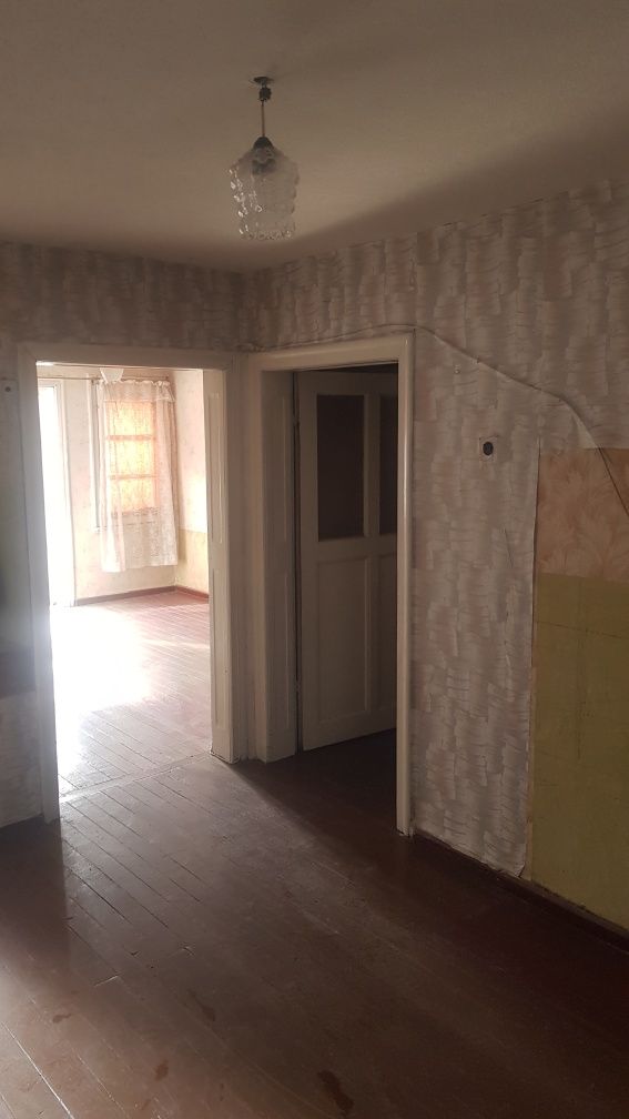 Продава се Тристаен апартамент в Дупница - 72 кв.м за 702 €/кв.м - Снимка #1