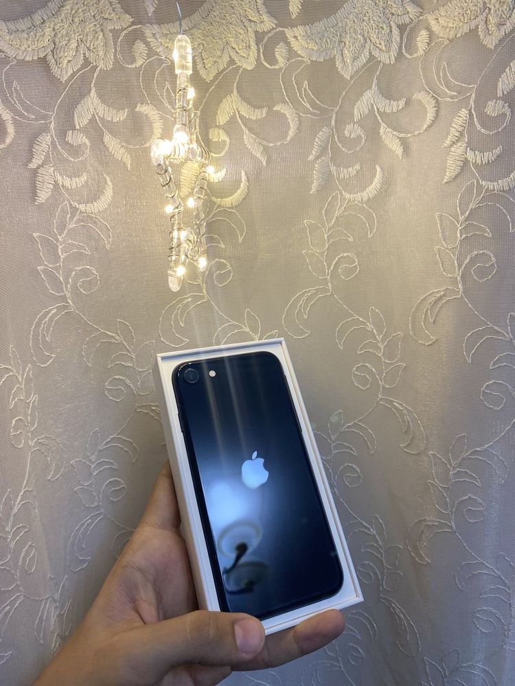 Iphone se2022, память 64 LLA