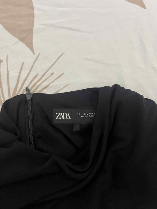 Черна рокля Zara