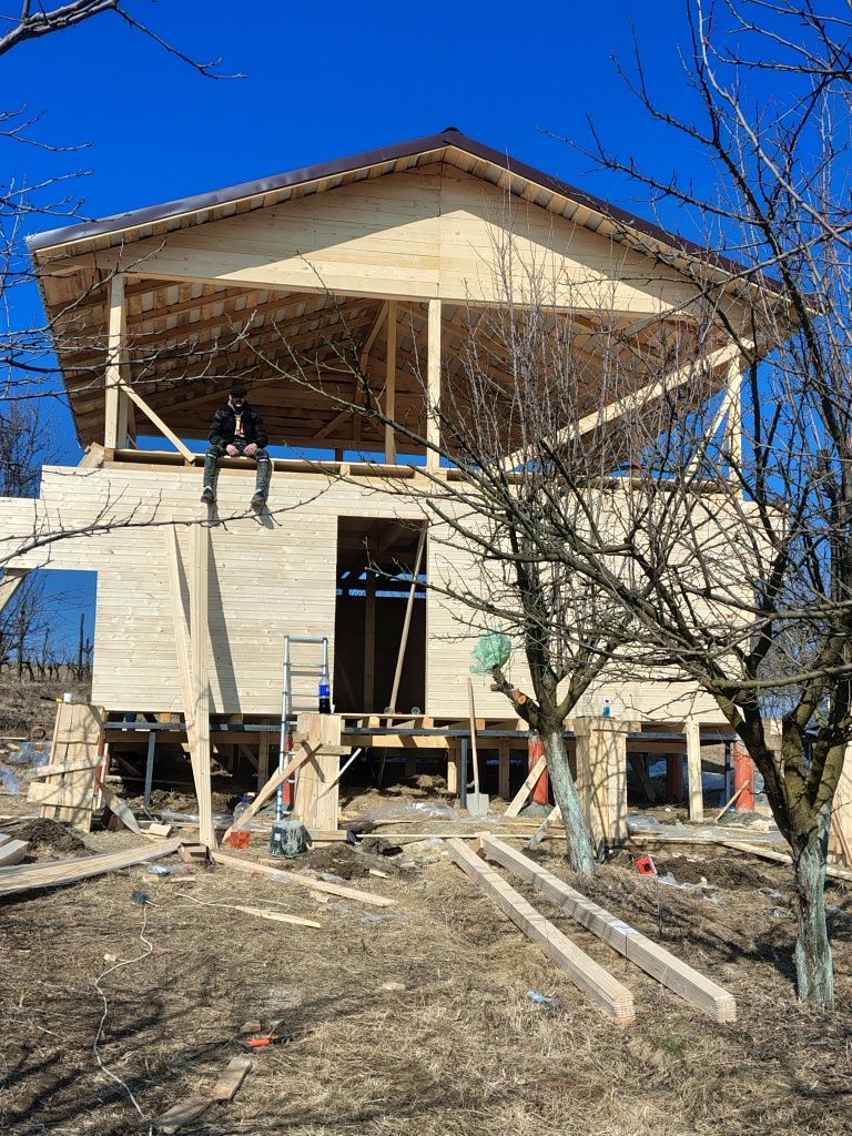 Foisoare, Terase, Cabane stil A-Frame si case din structura de lemn