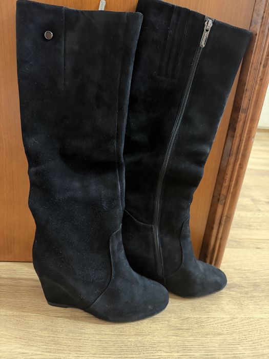 Продам новые замшевые сапоги, размер 36