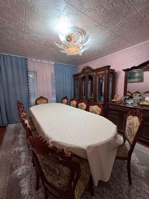 Продаётся стол, стуля