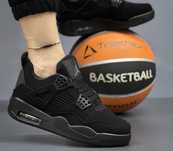 Унисекс маратонки Nike Air Jordan в черно