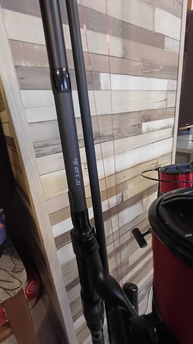 Продавам PROLOGIC три въдици с макарите и калъф чисто нови