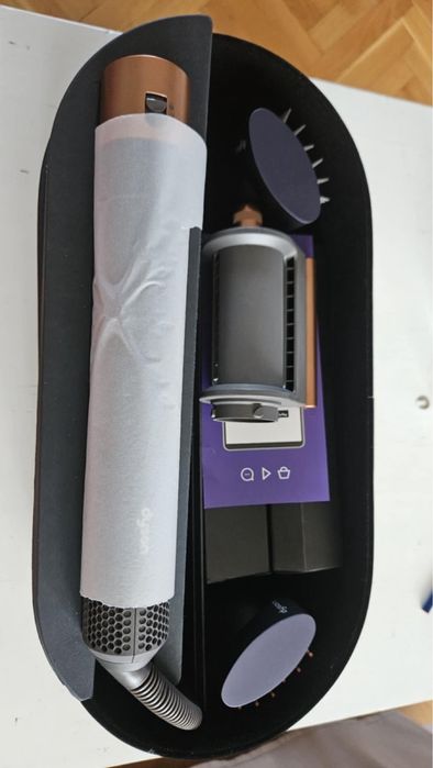 Dyson multistyler HS05 - пълен комплект