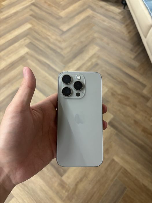 Продам айфон 15 про есть маленькая точка