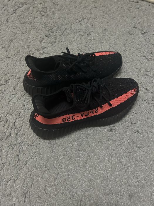 Yeezy boost 350 черни ЧИСТО НОВИ