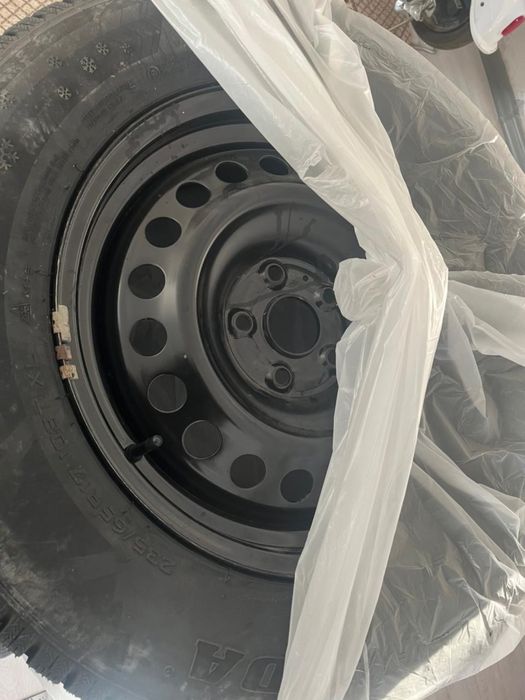 Зимние новые покрышки с дисками