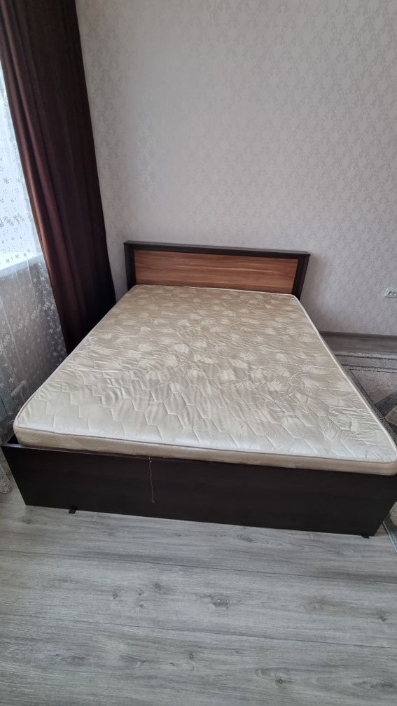 Продам двуспальную кровать!