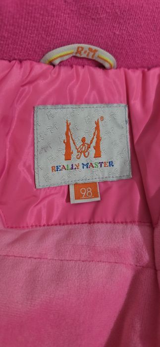 Продам детскую зимнию комбинезон. Для девочек