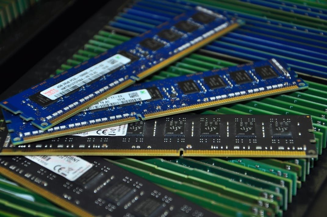 DDR3 4gb есть КоличествО. Торга нет!