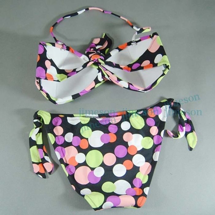 Costum de baie multicolor cu buline