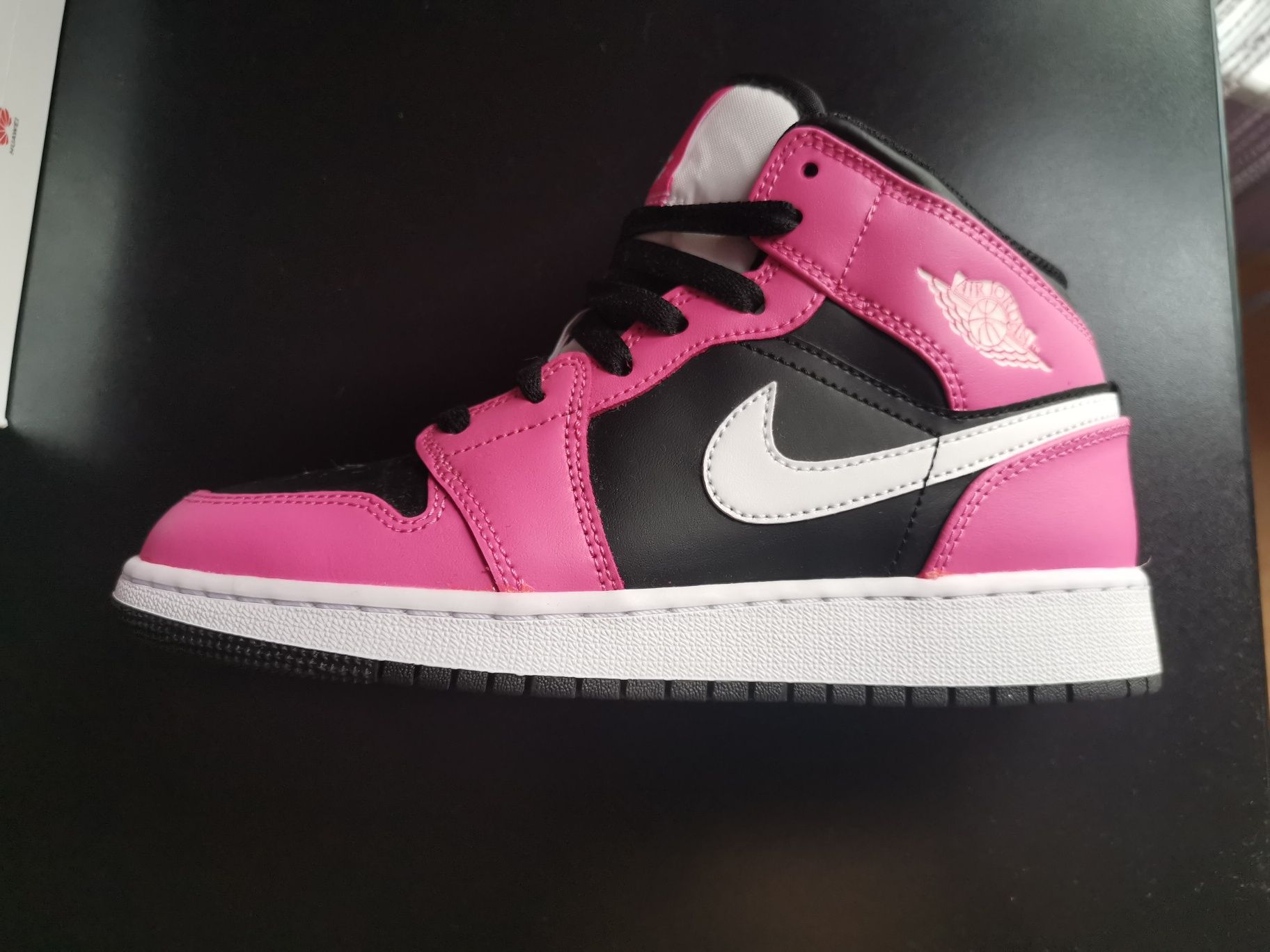 Nike Jordan 1 Mid Pinksickle