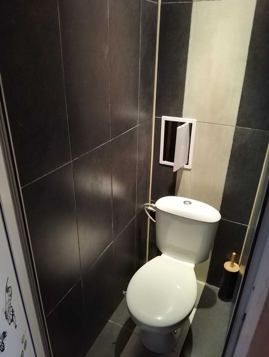 Продава се Тристаен апартамент в Варна, Възраждане 1 - 85 кв.м за 900 €/кв.м - Снимка #2