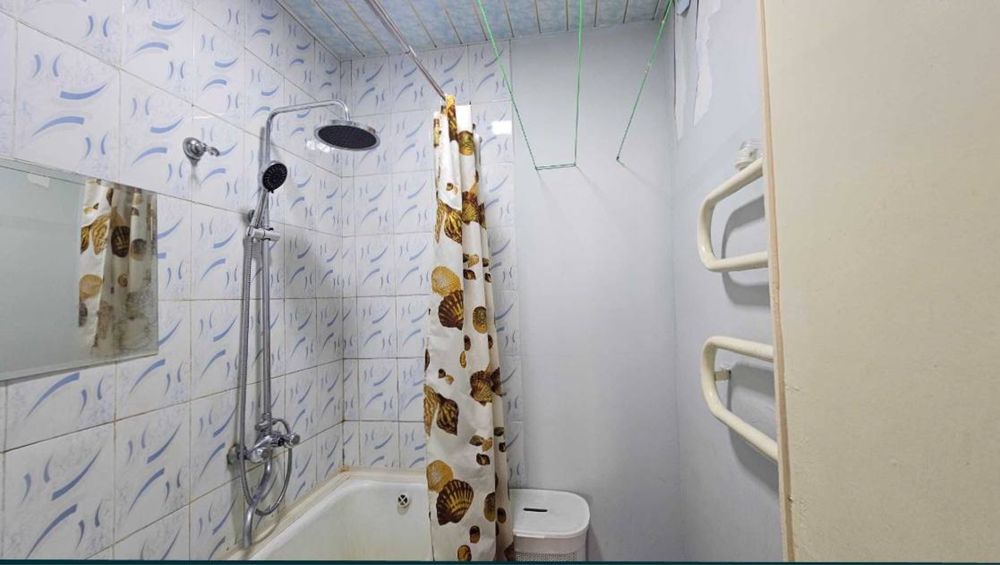 Чиланзар 7 3/1/4 60м2 Катартал базар 72.000 Продается Срочно