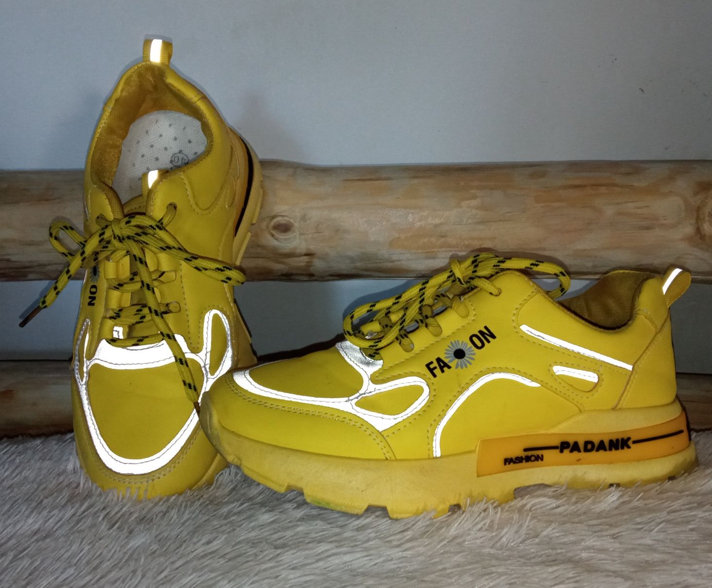 Жёлтые кроссовки 38 размер