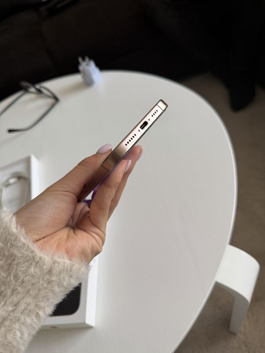 Iphone 16 Pro Max 256GB в отлично състояние