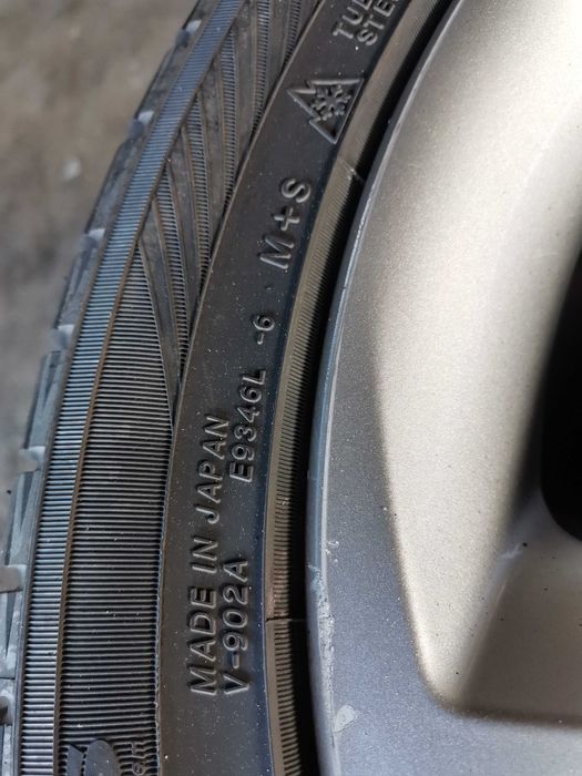 Нови Зимни Гуми YOKOHAMA  и  аломиниеви Джанти  БМВ 118  225/45/R17