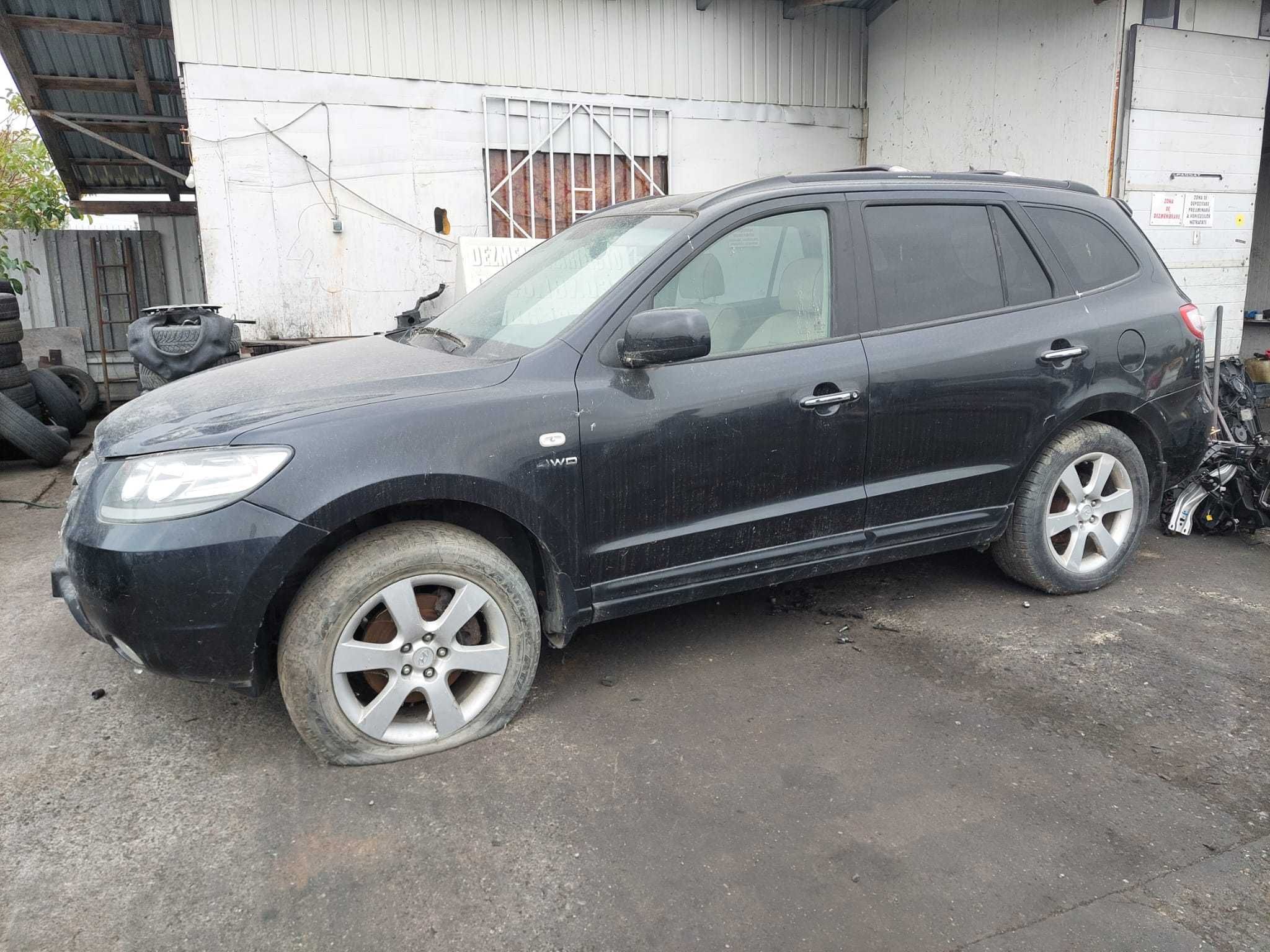 Dezmembram Hyundai Santa Fe, an 2008,  2,2 Diesel, cutie automata