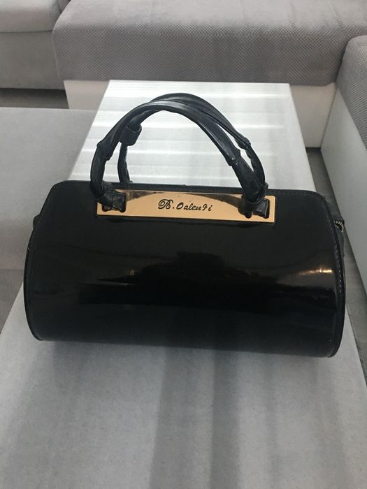 Чанти много малко използвани