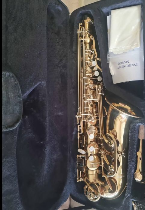 Saxofon alto nou