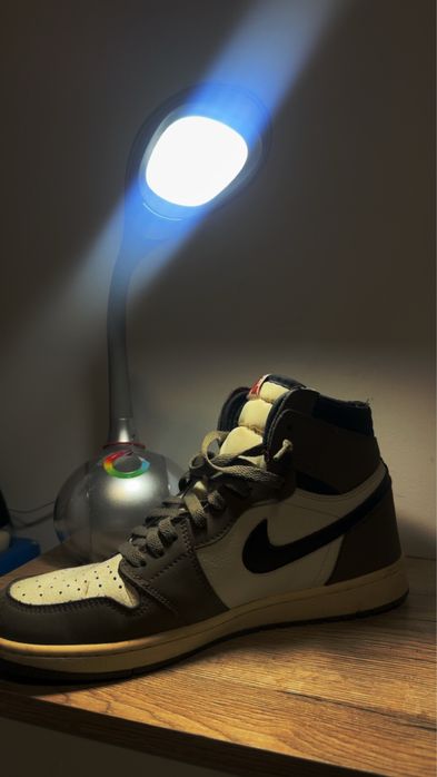 Nike jordan 1 Travis Scott