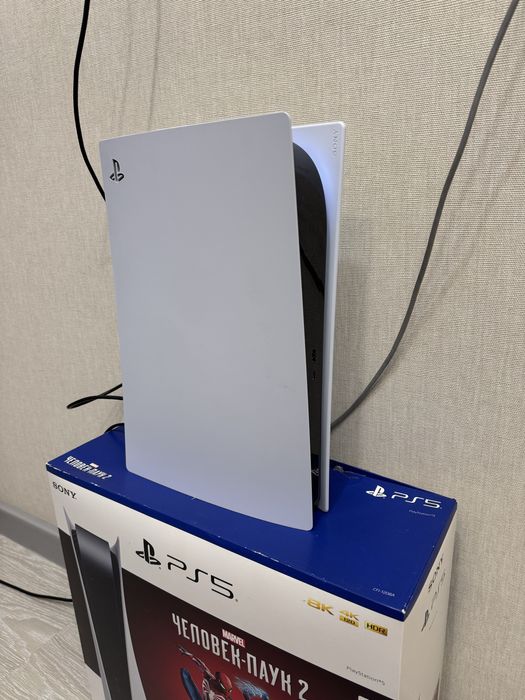 Продам PS5 в отличном состояний