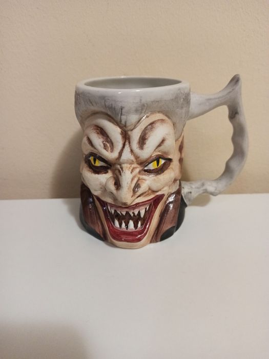 Cana ceramica Dracula. Nou