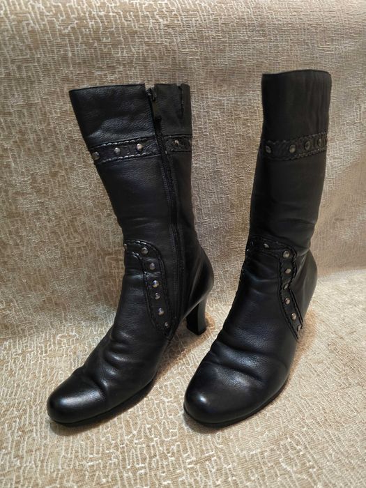 Cizme dama din piele naturala, mărime 36 si 37, stare foarte bună.
